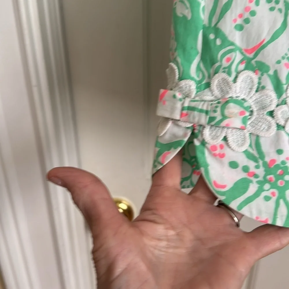 Lilly Pulitzer NWT Green with white Crockett flowers